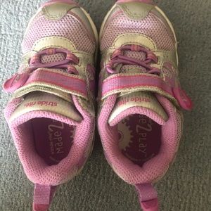 Stride rite made 2 play girl shoes